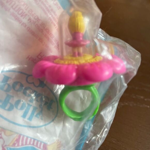 McDonald’s Polly Pocket Ring and Bracelet Sealed - Picture 6 of 9